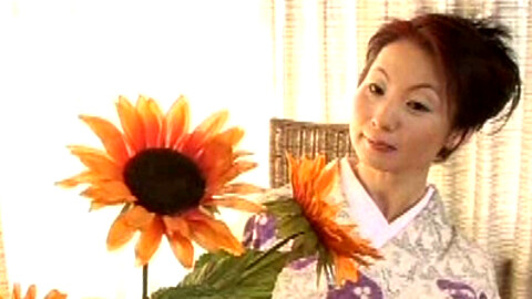 Rinko Nomiya 人妻熟女